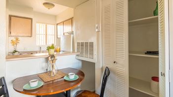 El Encanto breakfast area near the kitchen. 